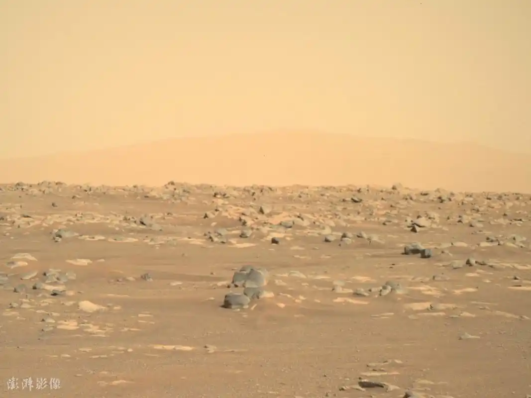 美国宇航局(nasa)公布了"毅力"号火星车在登陆地点拍摄的壮观全景照