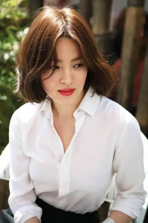 宋慧乔带火了挂耳短发发型洋气减龄显脸小很四五十岁女人