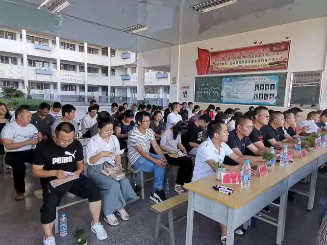 九年磨砺,雏鹰振翅——通海县河西中学2020届中考誓师大会暨二模表彰