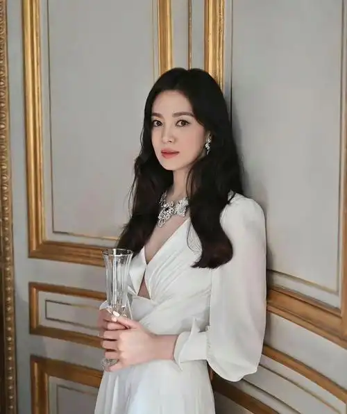 离婚5年宋仲基还在背刺宋慧乔