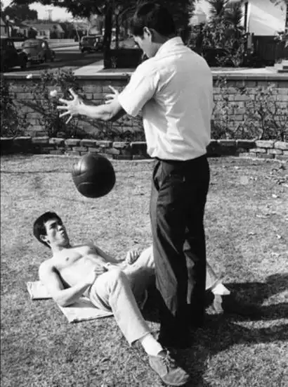 李小龙健身秘籍真有传说中那么神吗?