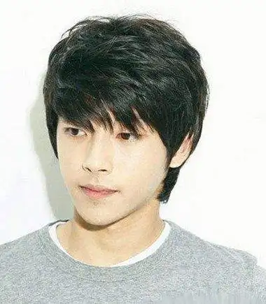 男生刘海偏分发型 男生头发偏分哪边好看