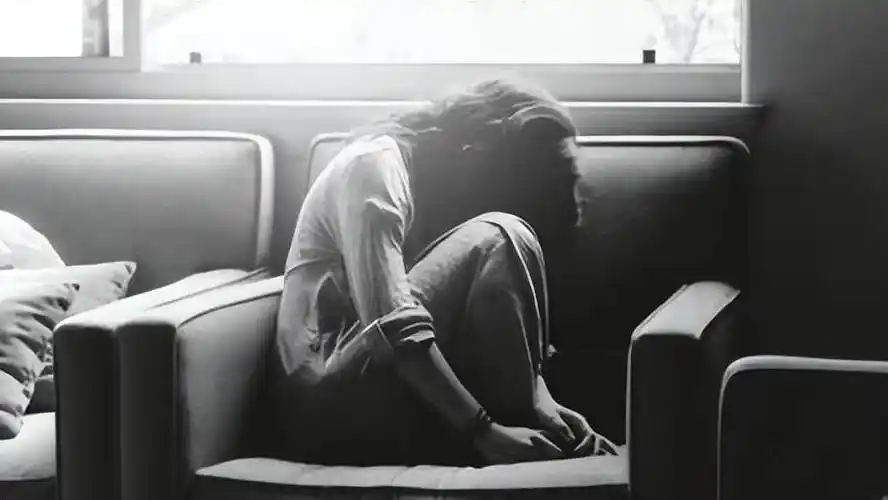 读哪一句诗词让你感到孤独与悲伤寻觅心灵深处的哀愁