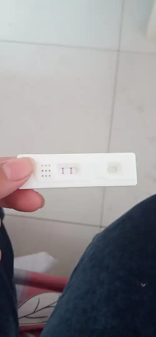 离上次月经还不到一个月 但是用验孕棒测出怀孕 这个准确吗