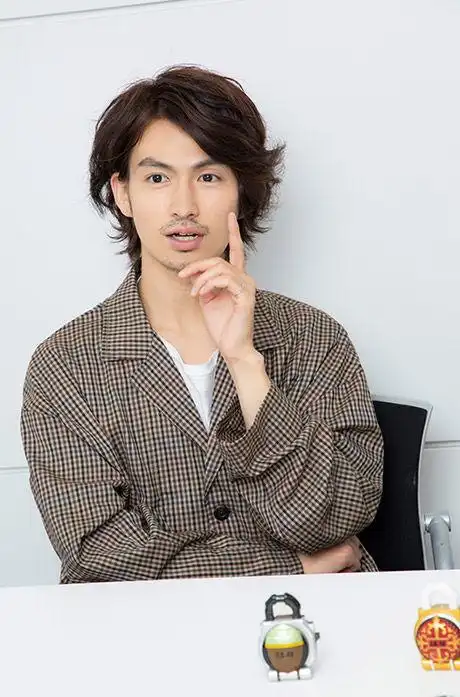 假面骑士铠武六大主演近照贵虎和榴莲姐苍老不少傻橙依旧帅气