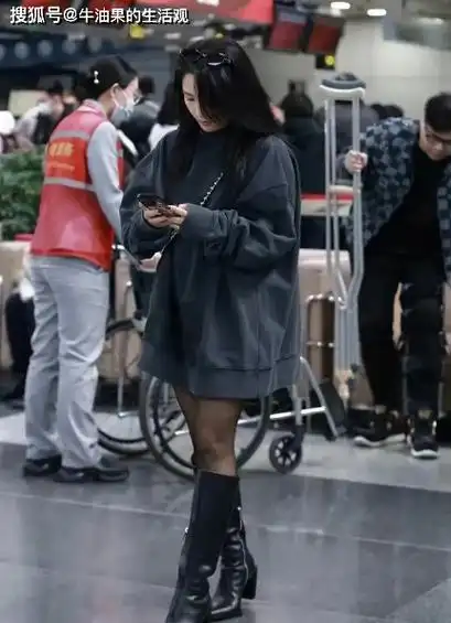 戚薇何洁机场照生图曝光浪姐5未播先火完整名单引热议