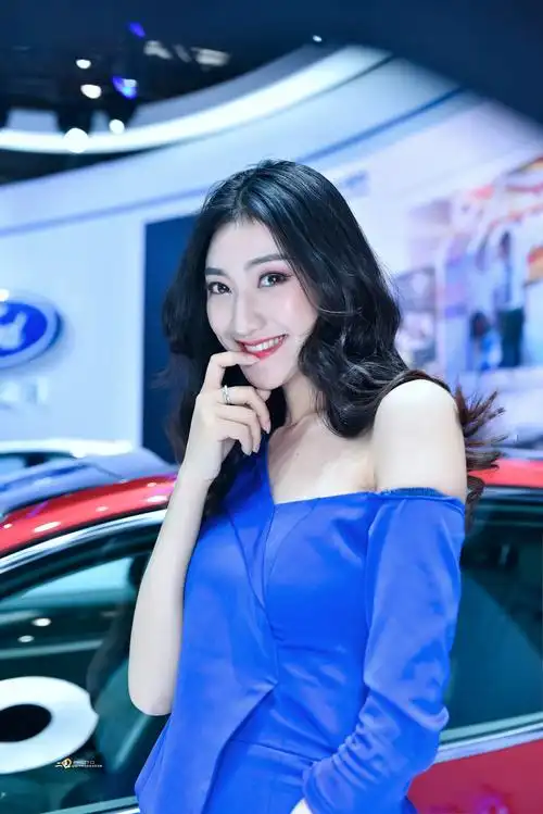 2018重庆悦来国际车展靓丽车模.