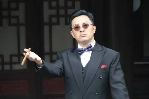 他"最穷影帝"富大龙:曾沦落到送外卖为生,今计较片酬不能太少(图8)