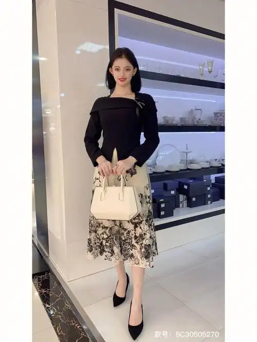 歌中歌  #高档女装品牌  #奥丽嘉朵  #时尚穿搭  #轻奢女装  #otdd