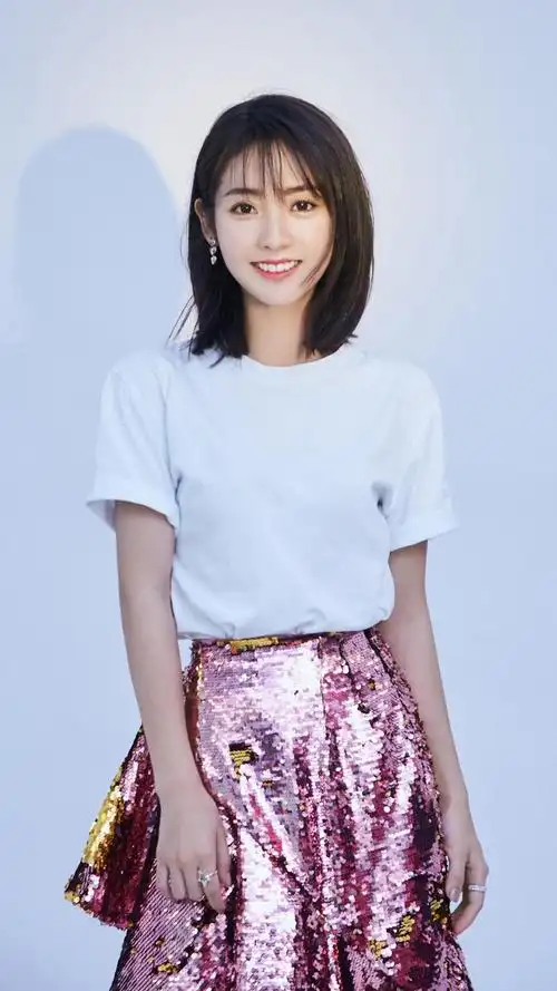 邢菲短发清新造型