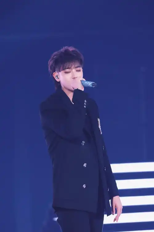 黄子韬情史被扒感情相当丰富一年谈好几个