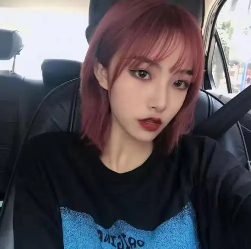 网红流行酒红巧克力棕显白发色女生自己在家染颜色染发剂彩色显白