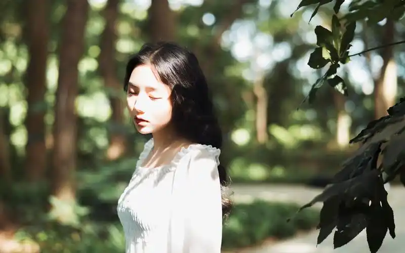 美女壁纸,清纯美女,养眼,唯美,高清,清新,气质,户外,优雅,长发,森系