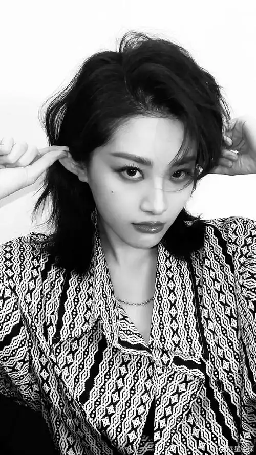 好a的气质,又酷又飒,怎么会有人不管什么发型都这么合适!