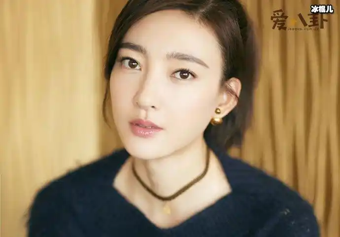 王丽坤的八卦都有什么?当年的素颜女神也是假的? - 明星 - 冰棍儿网