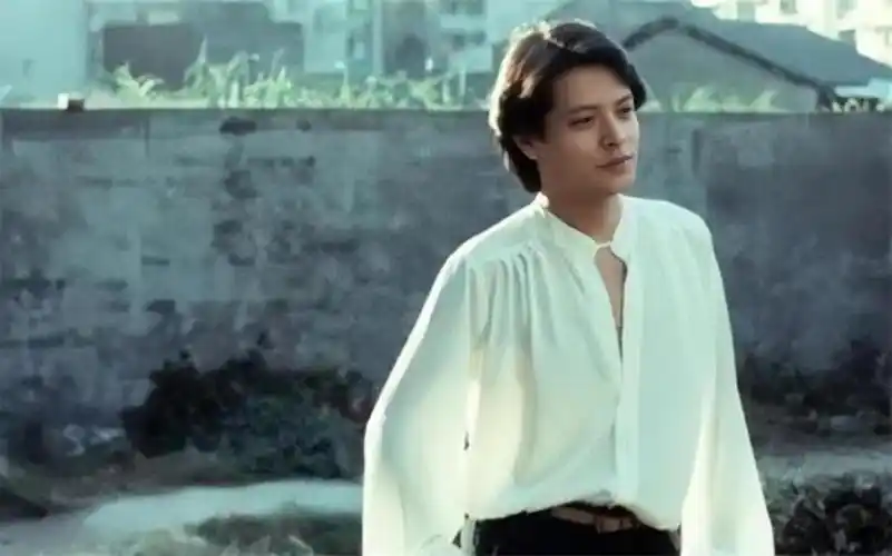 费翔说:"如果刘文正自己不隐退,台湾歌坛,或者说东南亚歌坛,全是他的