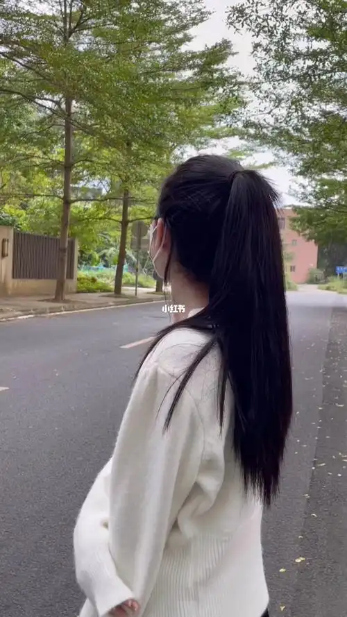 黑长直最喜欢的头发高马尾挺好看的