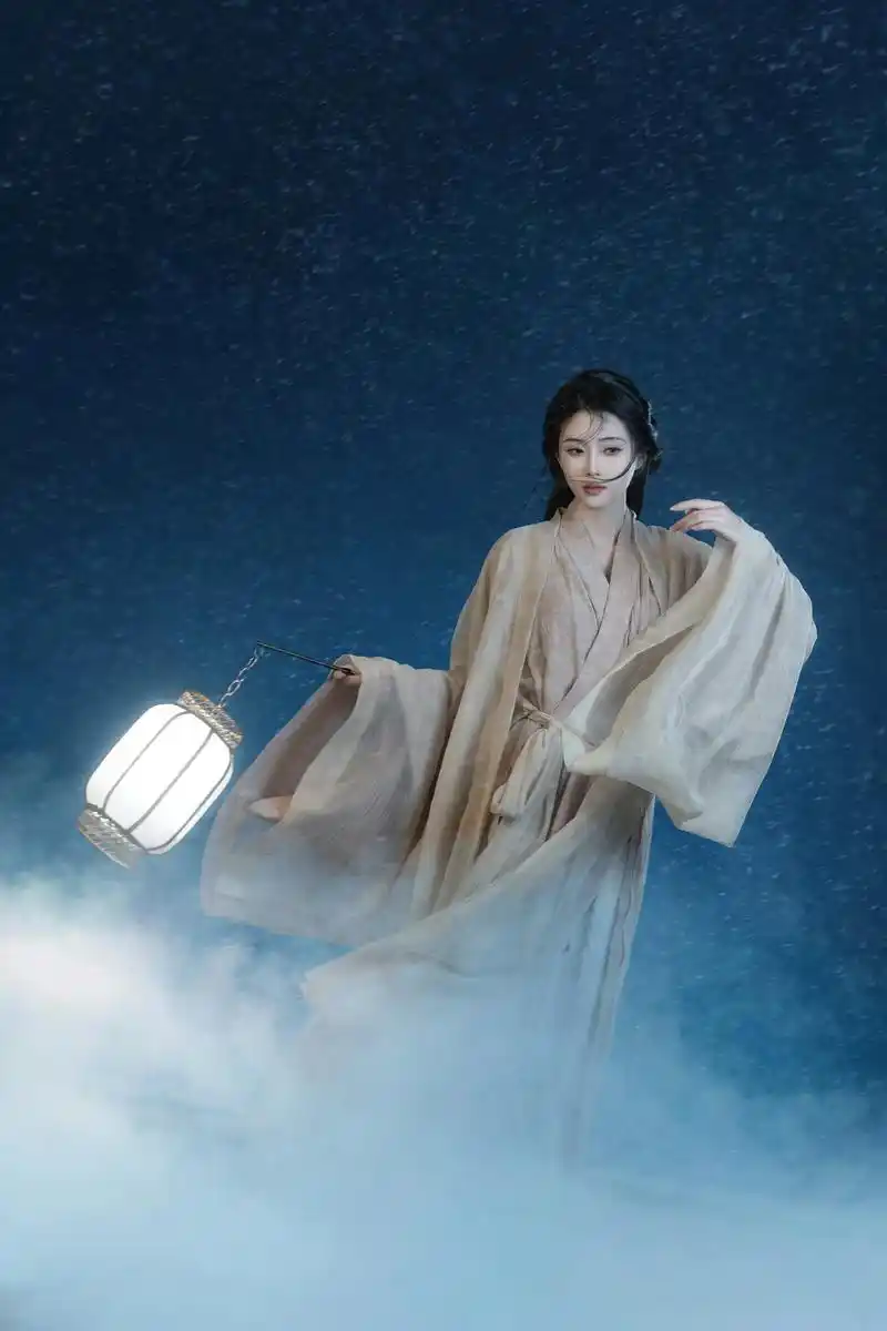 她也曾仰望过月亮……#古风摄影  #汉服写真  #国风正当红 - 抖音