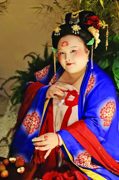 西安胖女孩扮演杨贵妃走红网络