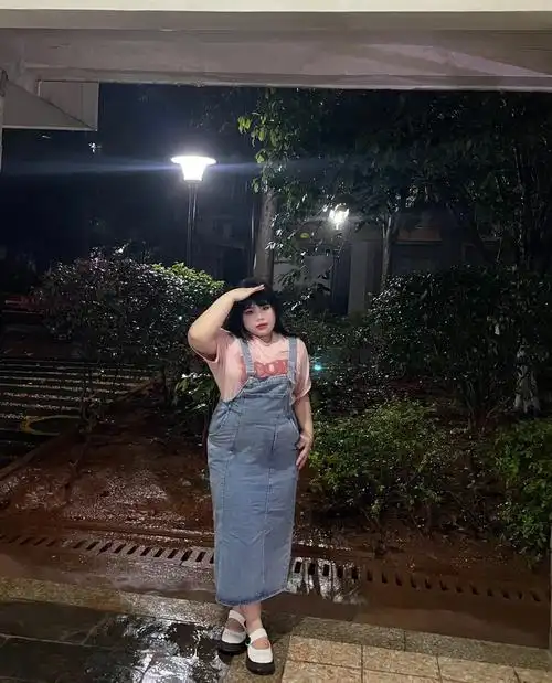 140斤胖mm短袖77牛仔背带裙是夏天的感觉