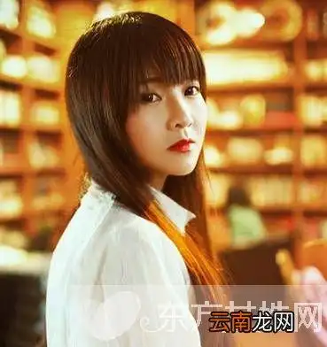 6款圆脸直发发型图片