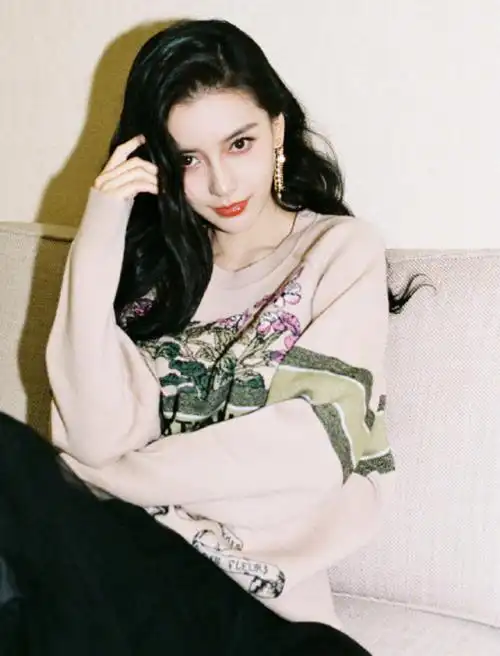 杨颖向日葵写真曝光微卷长发温柔可人baby笑靥如花