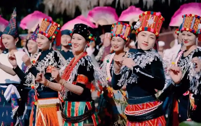 云南德宏州景颇族歌舞,景颇族舞蹈《相会盏西》