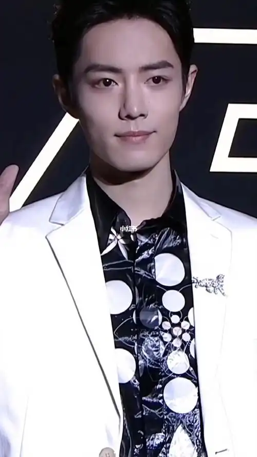 肖战这个大背头真帅