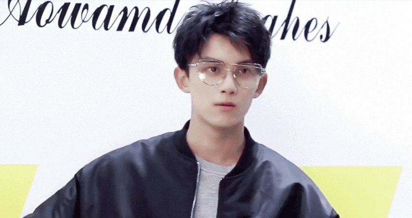 [吴磊][分享]190120 吴磊戴上细边框眼镜 散发致命吸引力
