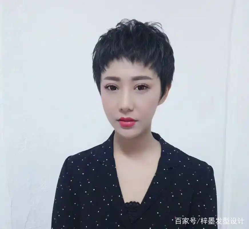 女士精选发型之,精致干练的超短发,最考验颜值的发型