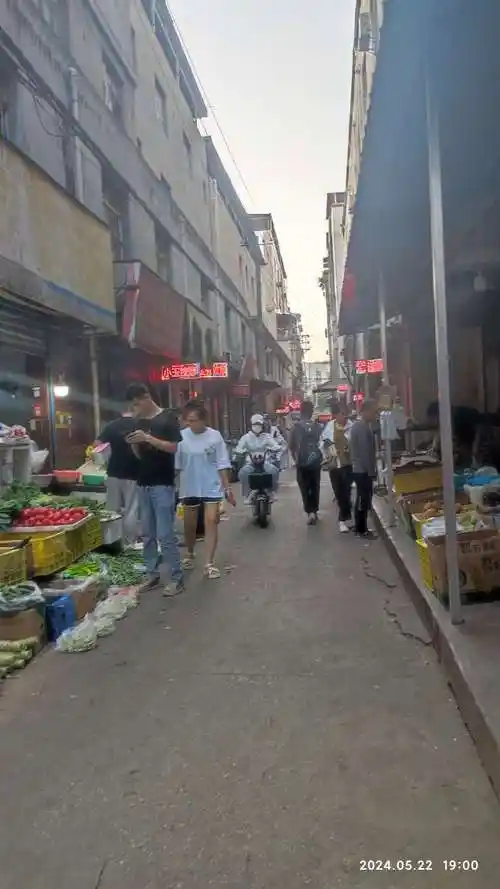 沙井村夜晚就像一座微缩城市 - 古城杂谈|荣耀西安网|西安论坛-西安