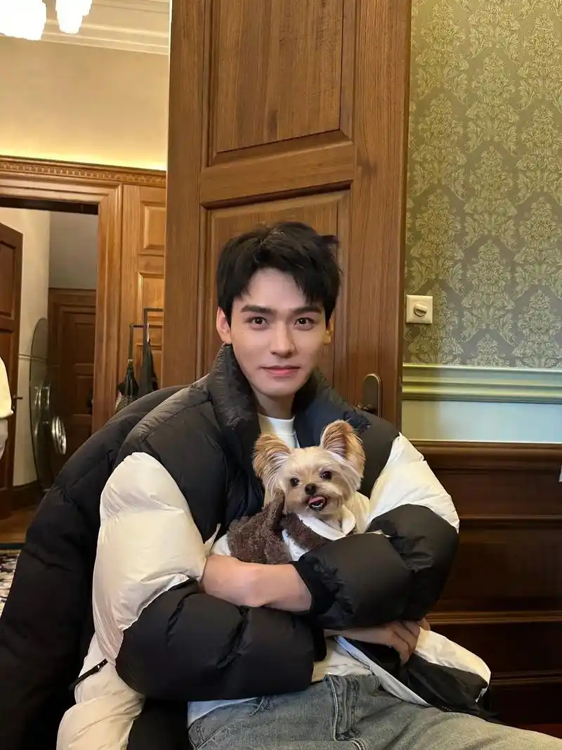 龚俊 小狗95乖乖 新年旺旺(^_^)#龚俊simon # - 抖音