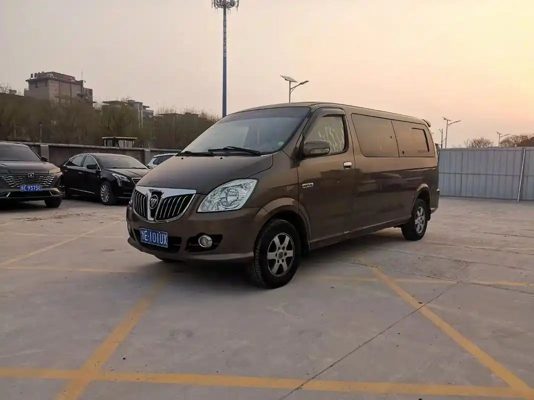 新到14年上牌福田大面包车 七座 带人拉货首选 带中控大屏 - 抖音