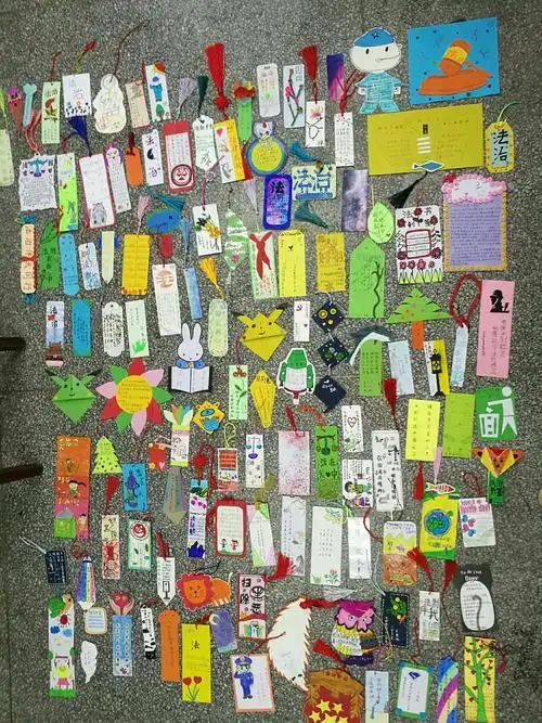 本周我们也收到了同学们制作的法制书签.