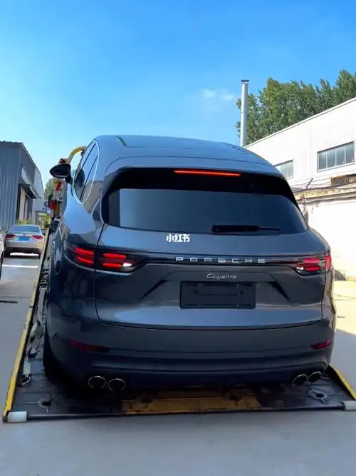 石英灰卡宴现车专属配色