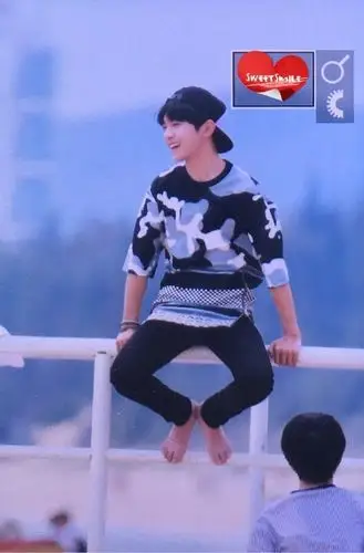 [tfboys][新闻]160404 四叶草家的熊孩纸上线:海边