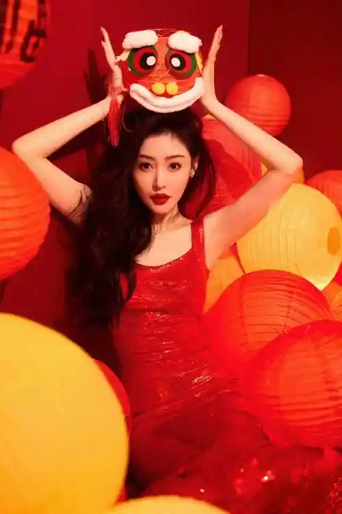 红毯女王张天爱又来散发魅力了蜜桃臀水蛇腰简直太诱人