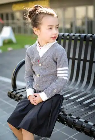 惊为天人小手牵小狗中德混血苏菲实力圈粉