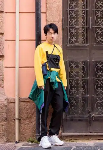 身高一米七又怎样学会郭麒麟的穿搭妙招视觉上轻松显高5cm