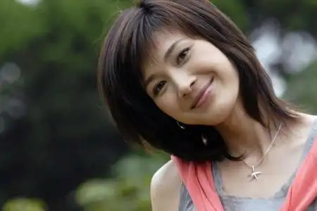 她曾在《亮剑》中被李云龙猛追,隐婚多年嫁入豪门成阔太