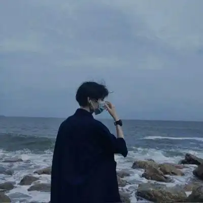 口罩男生侧脸帅气的真人头像