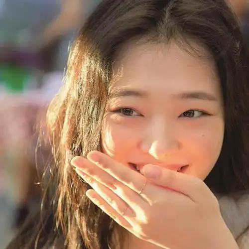 雪莉头像一则甜甜的可爱的调皮的