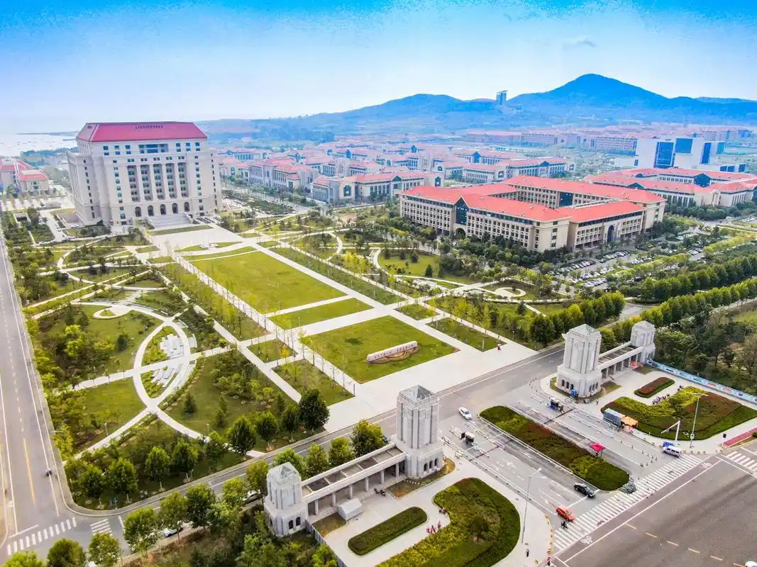 120年谱写绚烂华章百米实拍山东大学青岛校区