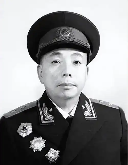 开国第一少将,第一中将,第一上将,第一大将,第一元帅,是谁?