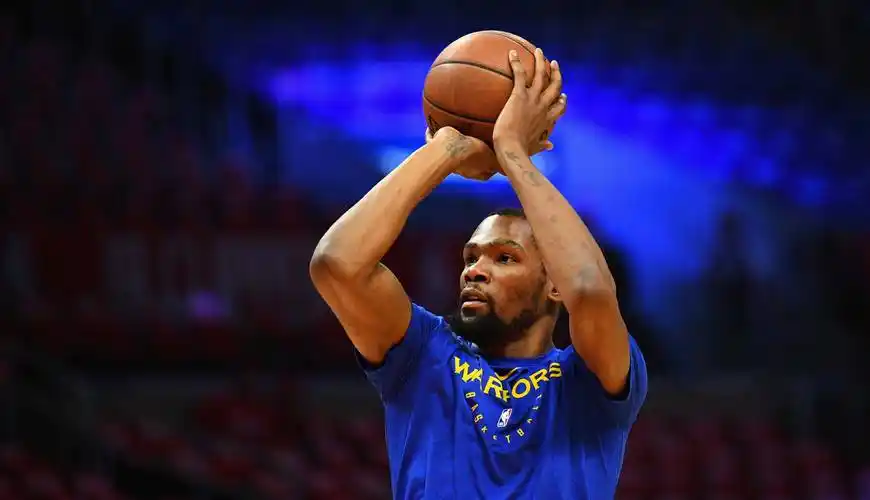 迈克尔·乔丹:nba历史上最伟大的球员之一,同时也是一名出色的射手.