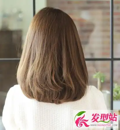 梨花头棕栗色染发栗色染发介于暖棕色巧克力色和冷灰棕色之间,对于