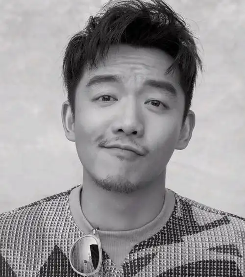 郑恺登上《时装男士》五月刊封面,蓄起胡须的他更显痞子气息