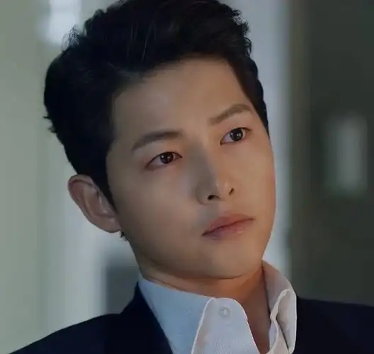 文森佐#宋仲基新剧开播啦,这次的宋仲基在《文森佐》化身为黑道律师