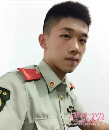 首页 男生发型 男生短发 男士留什么发型好看 男士军人发型图片(3)