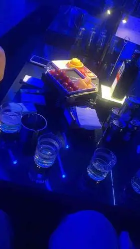 og酒吧-"新丰美酒斗十千 咸阳游侠多少年吃饱喝足."-大众点评移动版